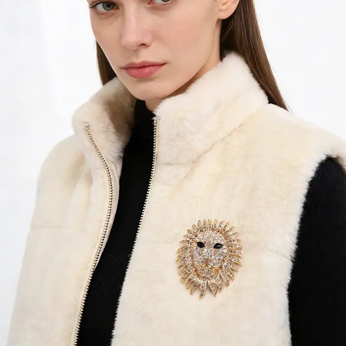 Broche Tête de Lion, Bijou Statement pour Tenues Élégantes