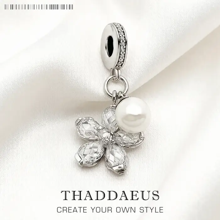 Pendentif à breloque fleur et perle