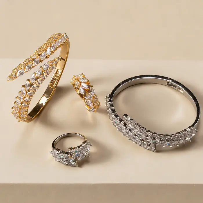 Ensemble de bijoux plaqué or 18 carats avec bracelet et bague feuille de vigne en cristal marquise et pavé pour femmes occasions spéciales