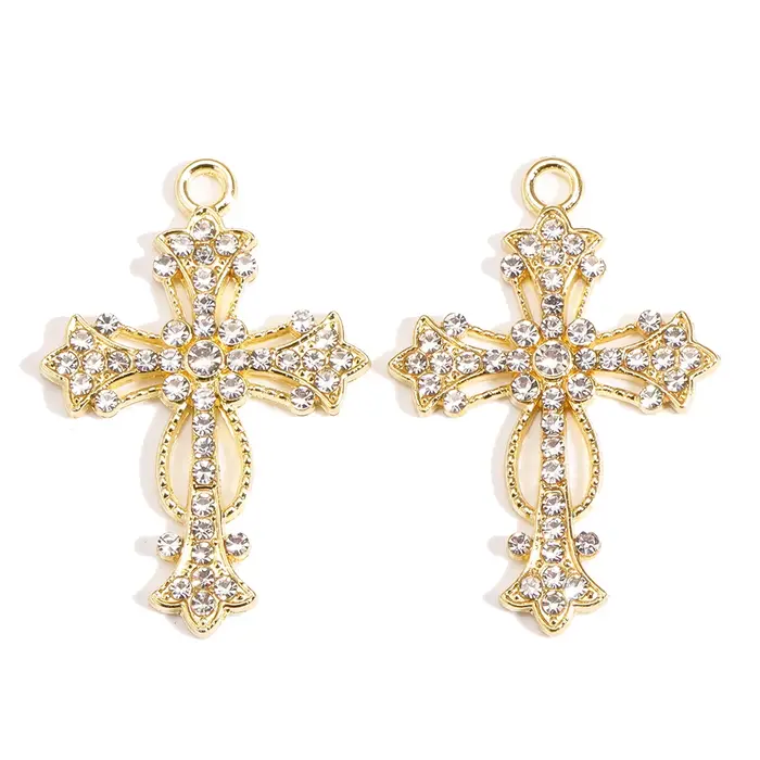 Breloques en forme de croix dorées pour bijoux et accessoires de mode chrétienne élégants pour femmes et occasions spéciales