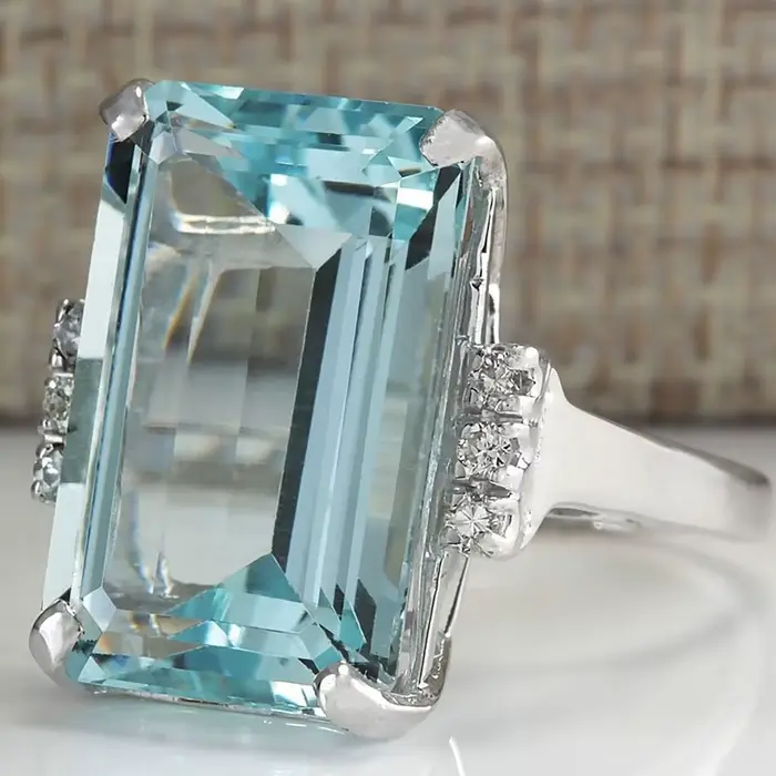 HUITAN Hyperbole – bague de Cocktail pour femmes, anneau avec énorme Zircon cubique bleu ciel, serti