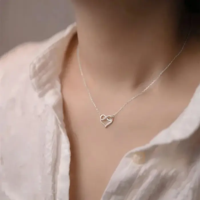 Huitan – collier avec pendentif en forme de cœur