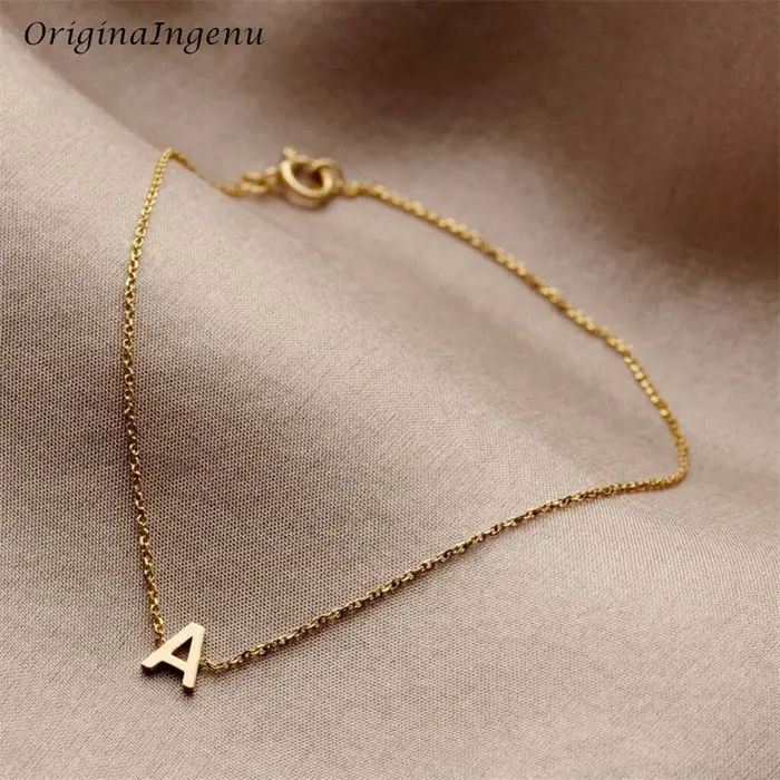 Bracelet initial en or 14K personnalisable pour femmes avec lettres uniques, style boho vintage résistant à l'usure pour toutes les occasions