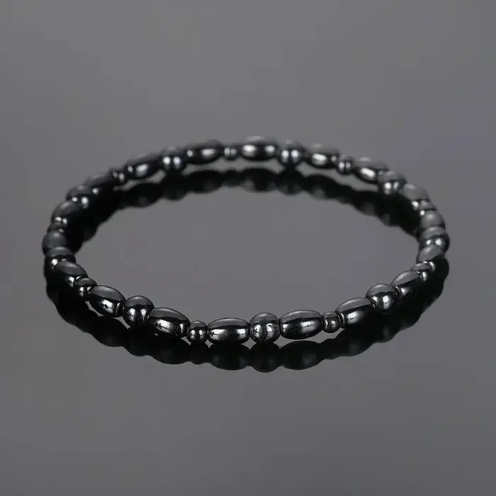 Bracelet de cheville en pierre noire magnétique avec perles en hématite noire pour femmes, élégant et confortable pour toutes les occasions
