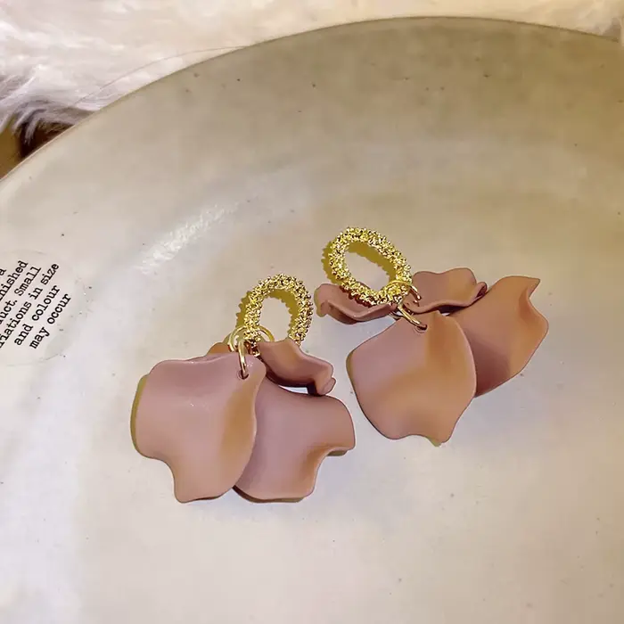 Boucles d'oreilles pendantes en forme de fleur colorée pour femmes, style rétro, couleur unie, bijoux de créateur de luxe pour les soirées romantiques A