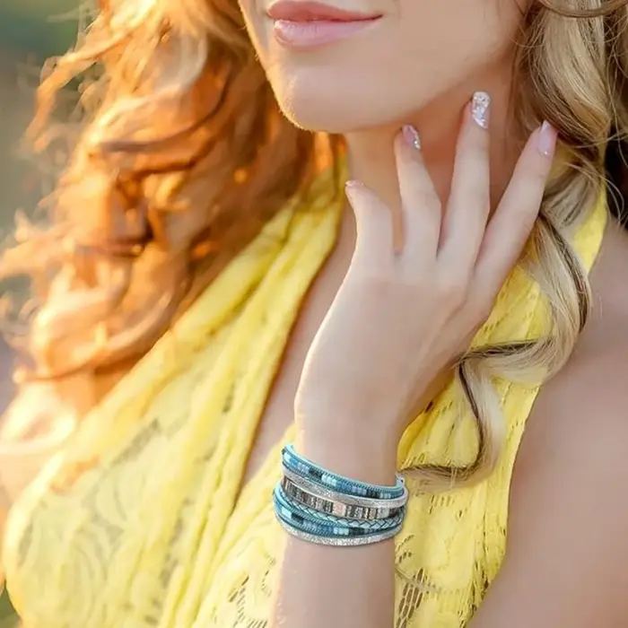 Femme multicouche en cuir enveloppé Bracelets cristaux perle manchette Bracelet Style ouest asiatique fille mode bijoux cadeau d'anniversaire