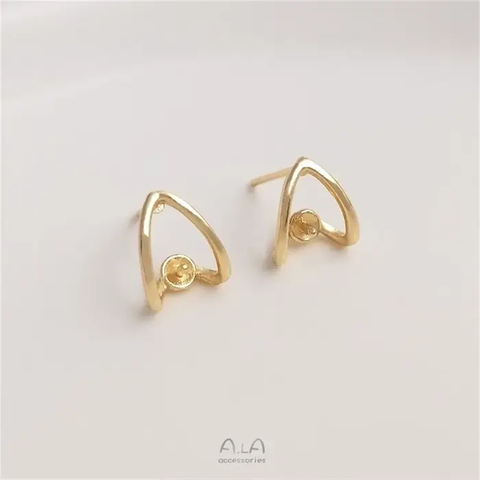 Aiguille d'oreille en or 14K