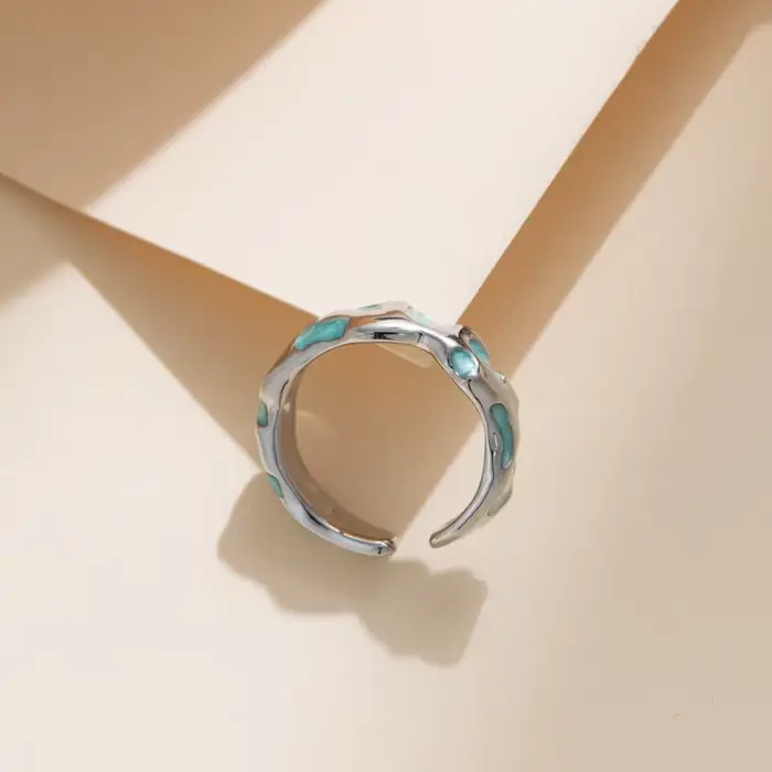 Bague ouverte argentée style bohème avec incrustation émail turquoise ajustable pour femme idéale pour le quotidien et les occasions spéciales