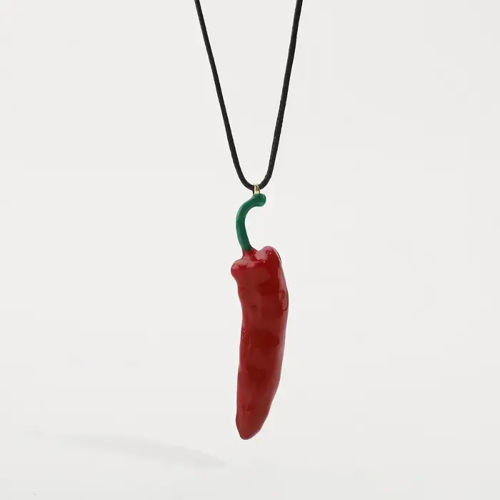 Collier pendentif poivre rouge pour femmes