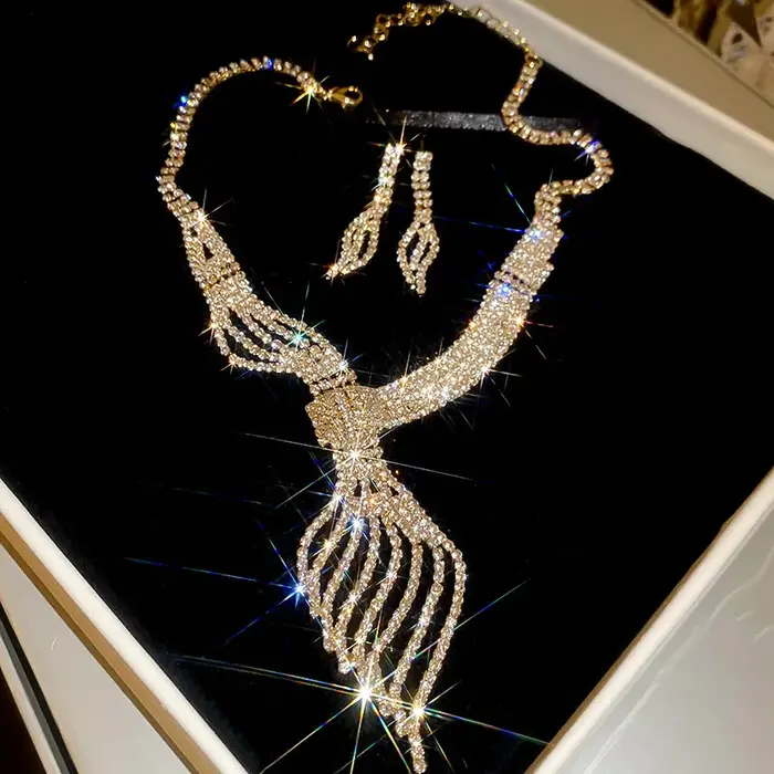Ensemble collier et boucles d'oreilles européens et américains sertis de diamants, style luxe léger,