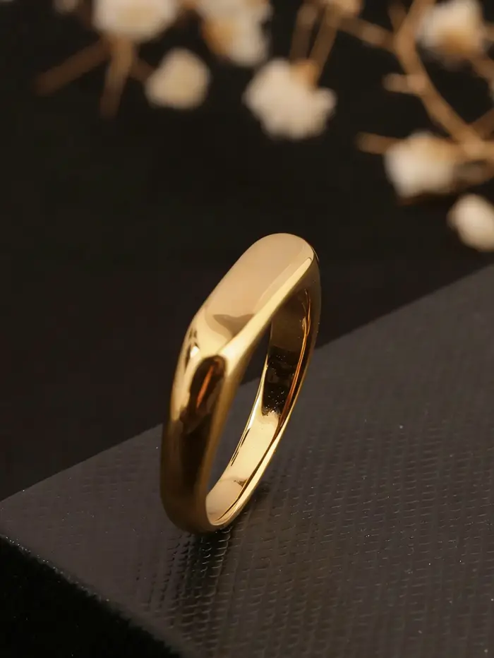 Bague signet géométrique lisse en forme de longue bande, en acier inoxydable plaqué or 18 carats, po