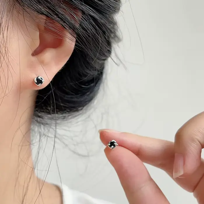 Mini personnalité 925 en argent Sterling carré noir cristal boucles d'oreilles pour femme hommes concepteur coréen Hip-hop Rock bijoux cadeaux