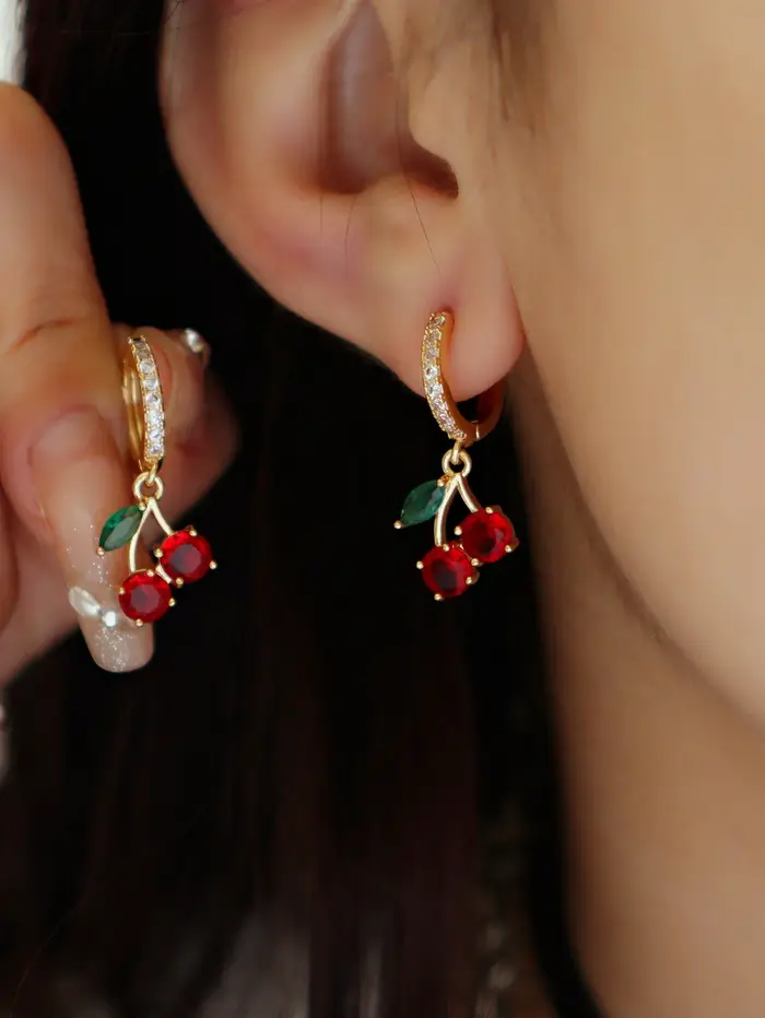 Boucles d'oreilles cerise incrustées de pierres précieuses colorées pour femmes, bijoux en forme de fruit, style fantaisie et moderne, occasions spéciales et quotidiennes