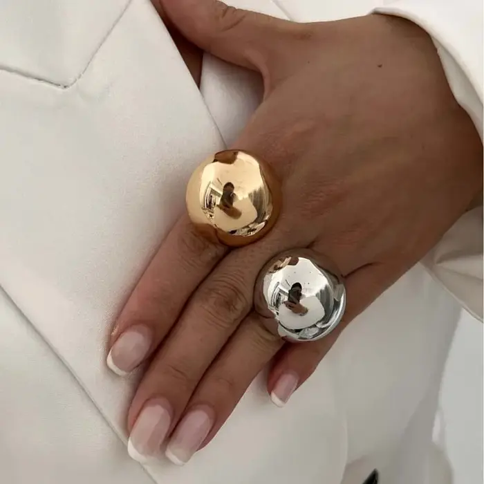 Bague en forme de boule ronde brillante en métal exagéré pour femmes et hommes