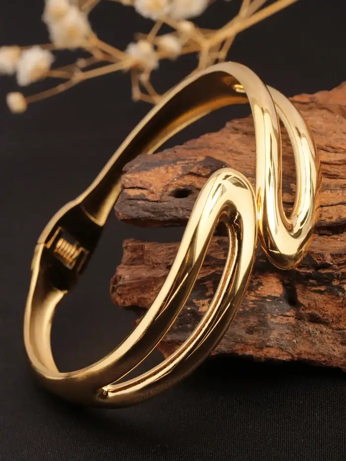 1 Bracelet ouvert à ressort en acier inoxydable doré 18 carats, style européen et américain, asymétr