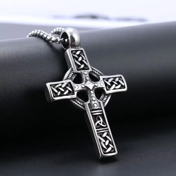 Collier pendentif croix celtique viking mode homme bijou traditionnel pour hommes occasions spéciales cadeau punk hip-hop