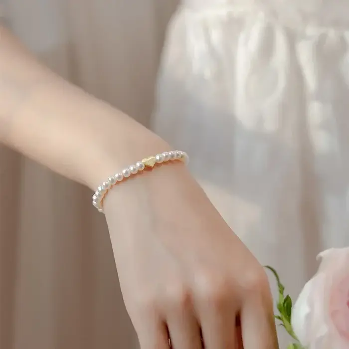 Bracelet en forme de cœur et de perles pour femmes