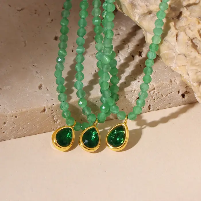 Magnifique collier en pierres naturelles vertes pour femmes