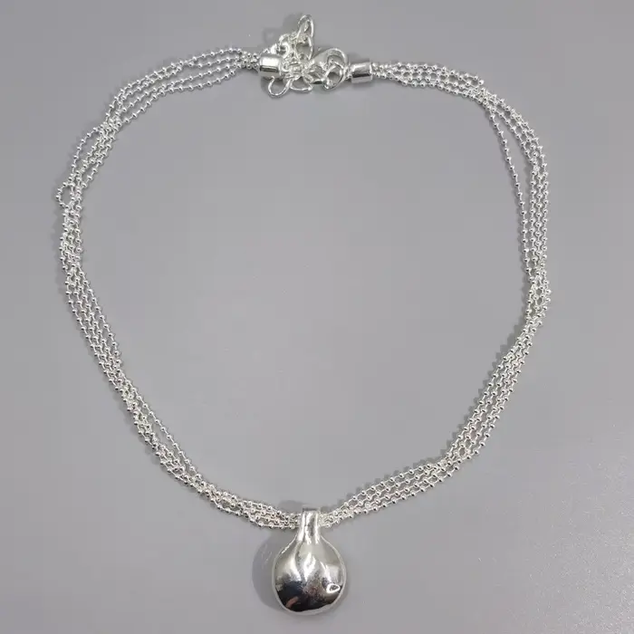 Nouveau collier géométrique minimaliste populaire pour l'été 2026, idéal pour le port quotidien