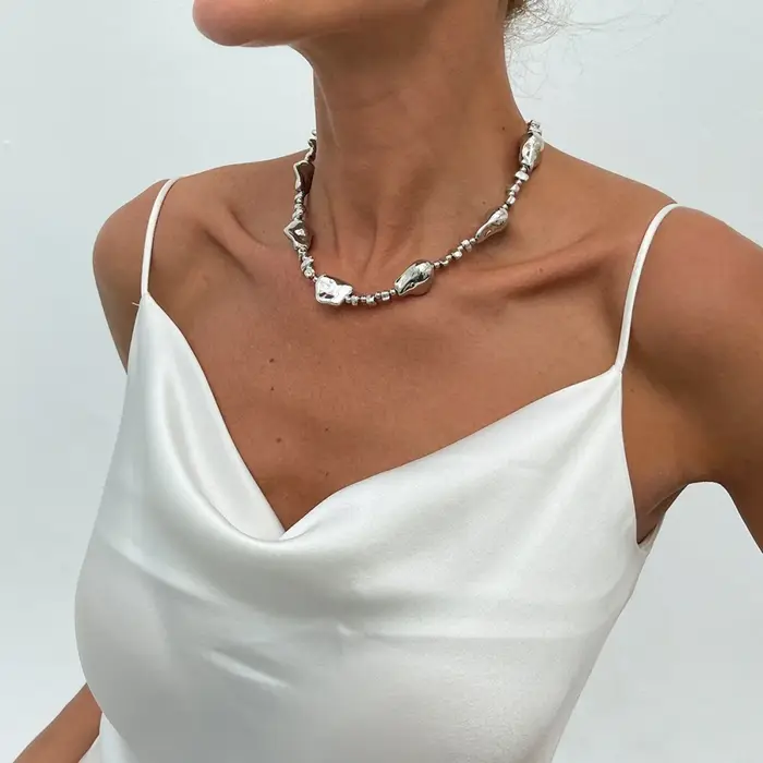 Collier irrégulier élégant