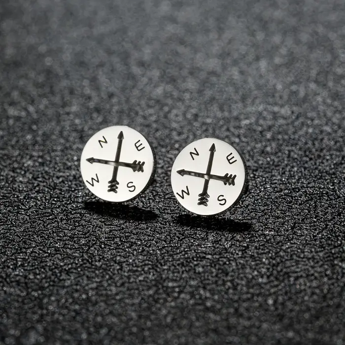 Boucles d'oreilles piercing Tragus en acier inoxydable avec motifs couronne, boussole, étoile, glace à glace, nuage, lunettes, botte et moustache pour filles et femmes occasions spéciales
