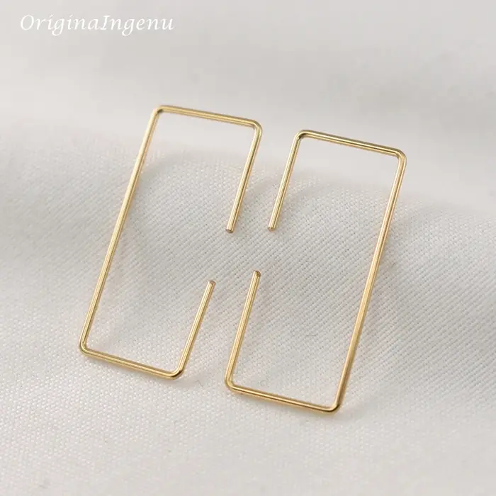 Boucles d'oreilles minimalistes en argent faites à la main pour femmes