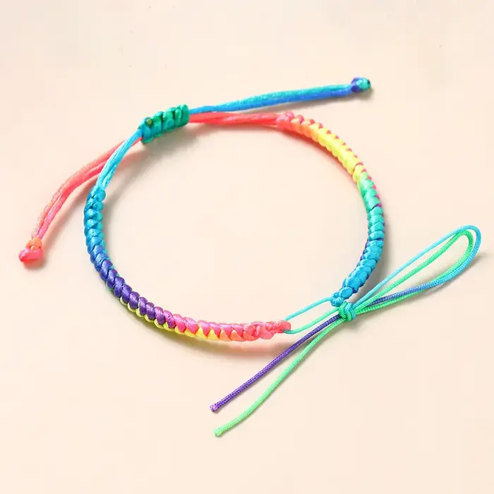 Bracelet Rouge Tressé Ajustable Corde Faite à la Main Accessoire Mode pour Femmes et Hommes Occasions Spéciales