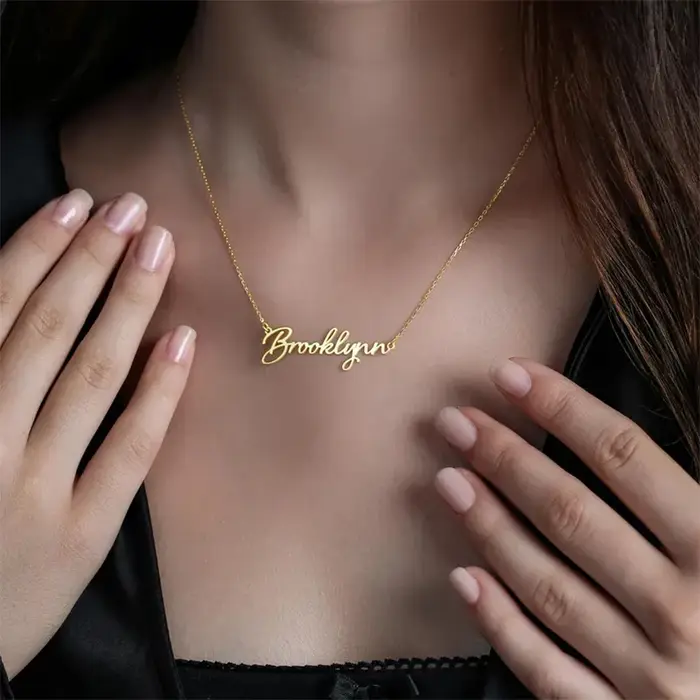 Collier avec nom personnalisé pour femmes