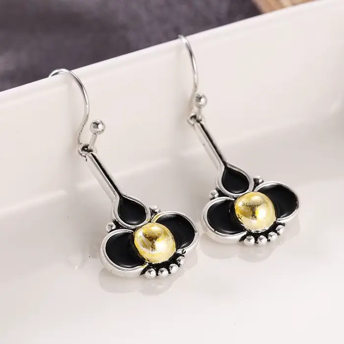 Boucles d'oreilles vintage plaquées en blanc k motif trèfle bicolore pour femmes élégantes occasions spéciales