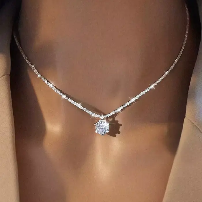 LOUTF 1CT Collier pendentif blanc en diamant Moissanite étincelant de luxe pour femmes