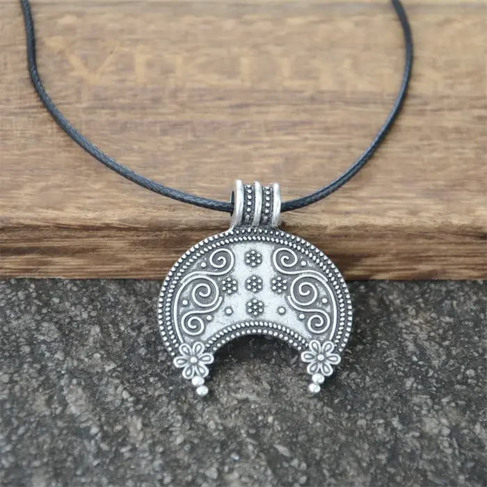 Pendentif Slavique Lunula Moon pour Femme, Bijoux Viking, Collier Ethnique Esclaves MORAVIA Lunitsa