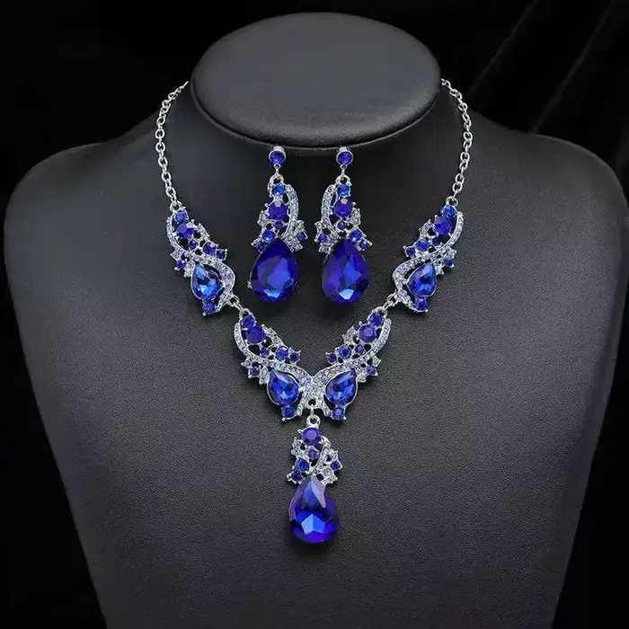 Ensemble de bijoux à la mode exquis, collier et boucles d'oreilles élégants, plein de diamants scintillants, alliage géométrique, bijoux à la mode
