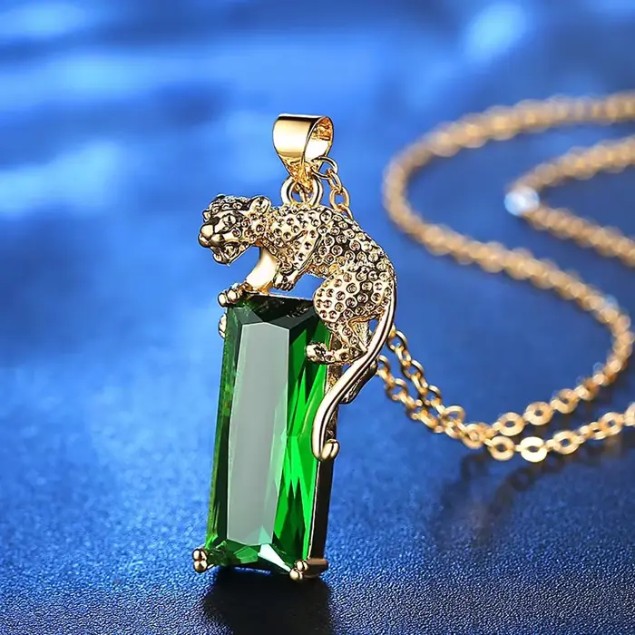 Collier pendentif léopard transfrontalier pour femme, design vert, accessoires de bijoux haut de gam