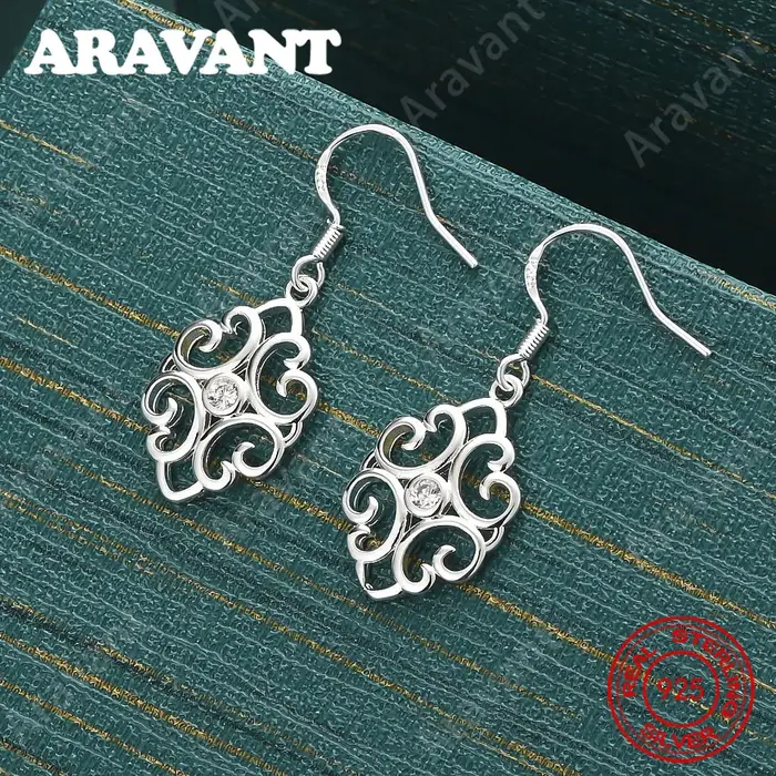 Boucles d'oreilles sculptées en zircon en forme de diamant en argent sterling 925 - Un design frais 