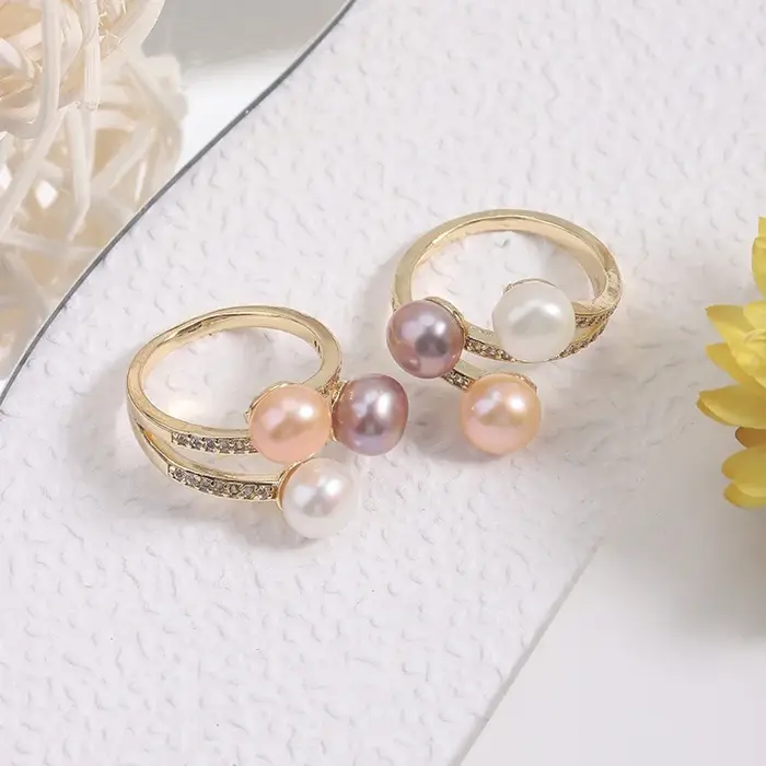 Bague en perles d'eau douce colorées naturelles