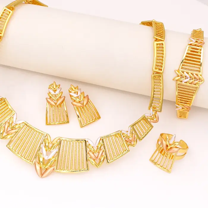 GZJPEI Dubai grand ensemble de bijoux mode déclaration cadeaux de mariage conception collier ras du cou boucles d'oreilles Bracelet bague 2025 nouveau