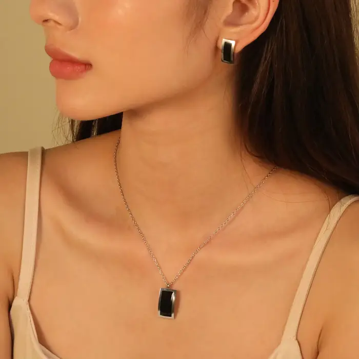 Parures de bijoux tendance en acier inoxydable pour femme, collier et boucles d'oreilles géométriques en coquille noire, bijoux étanches, cadeau