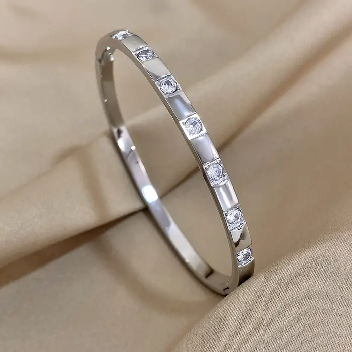 AENSOA Simple classique nouveau plaqué or Bracelet en acier inoxydable incrusté carré strass Bracele