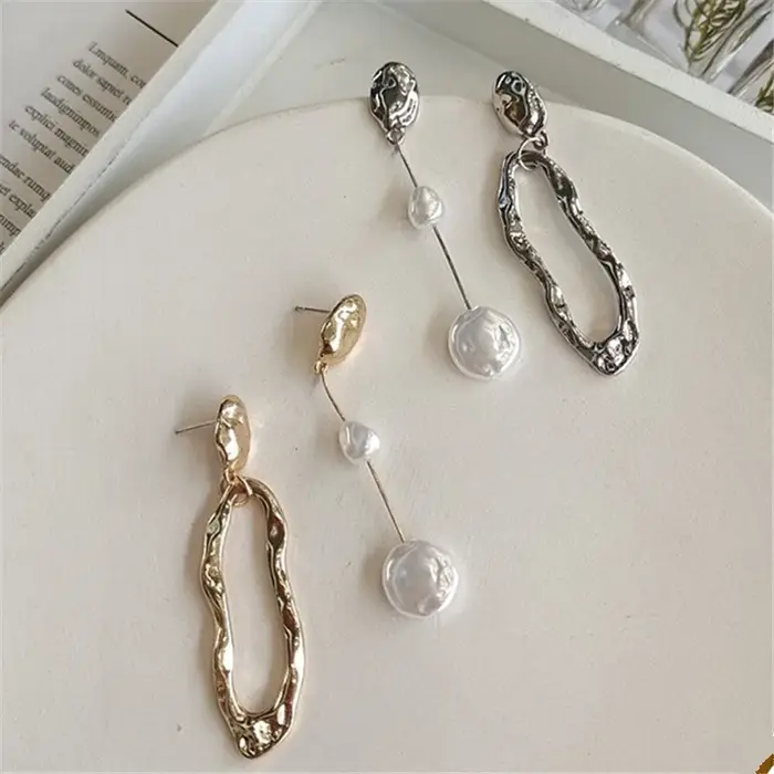 LATS – boucles d'oreilles asymétriques en perles baroques